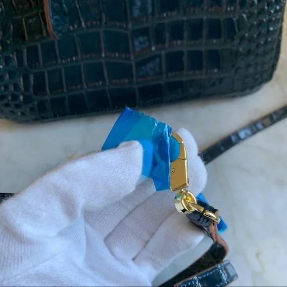 Fashion Navy Leather HandBag Gold Lock - Picture 8 of 10